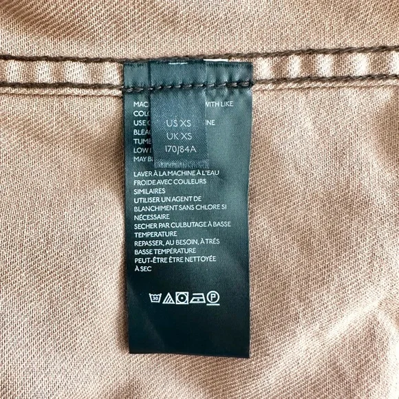 Free People Women’s snakeskin Printed Trucker
Denim Jacket - Picture 12 of 13